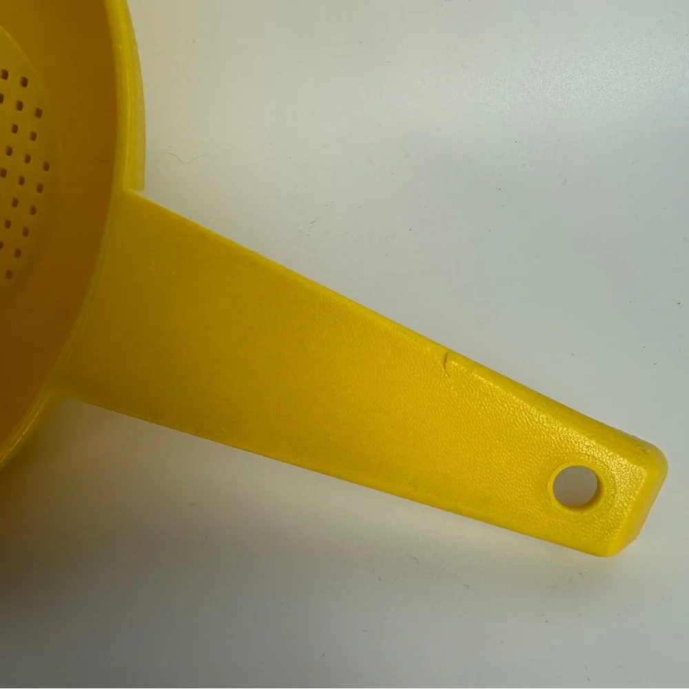 VTG Tupperware Yellow Small Handled Colander Strainer‎
